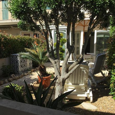 Mistral Gagnant Apartment Frejus Exterior photo