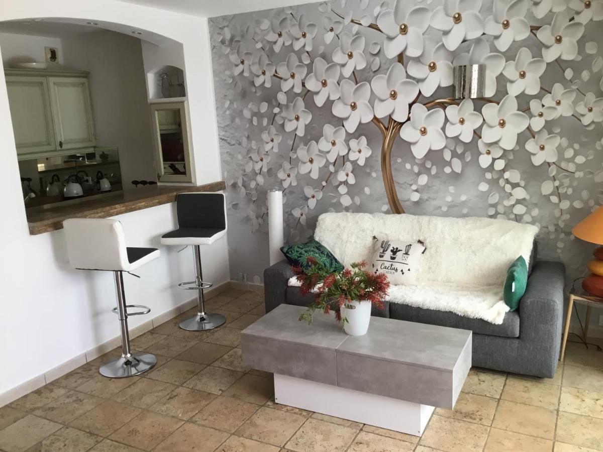 Mistral Gagnant Apartment Frejus Exterior photo