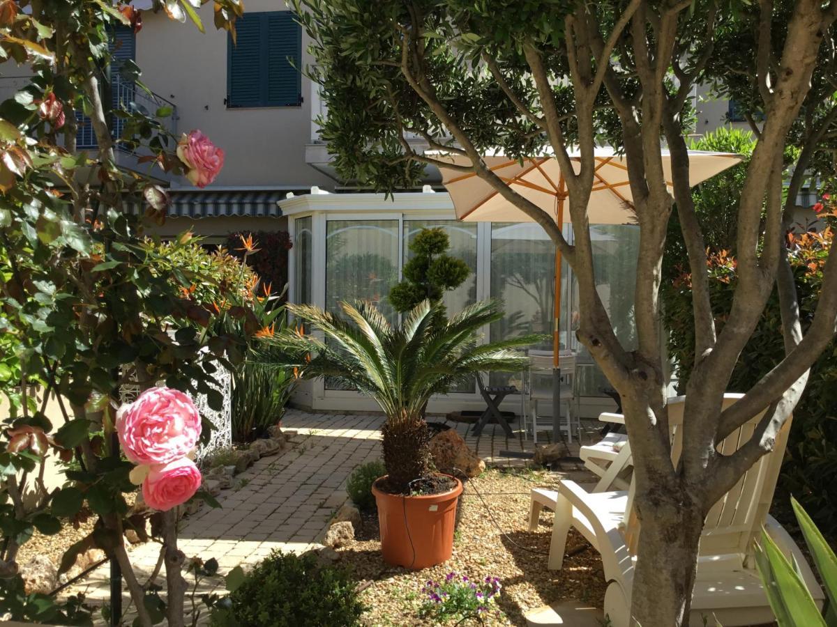 Mistral Gagnant Apartment Frejus Exterior photo